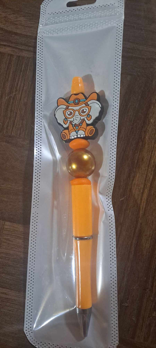 Ellie the elephant cowgirl focal pen