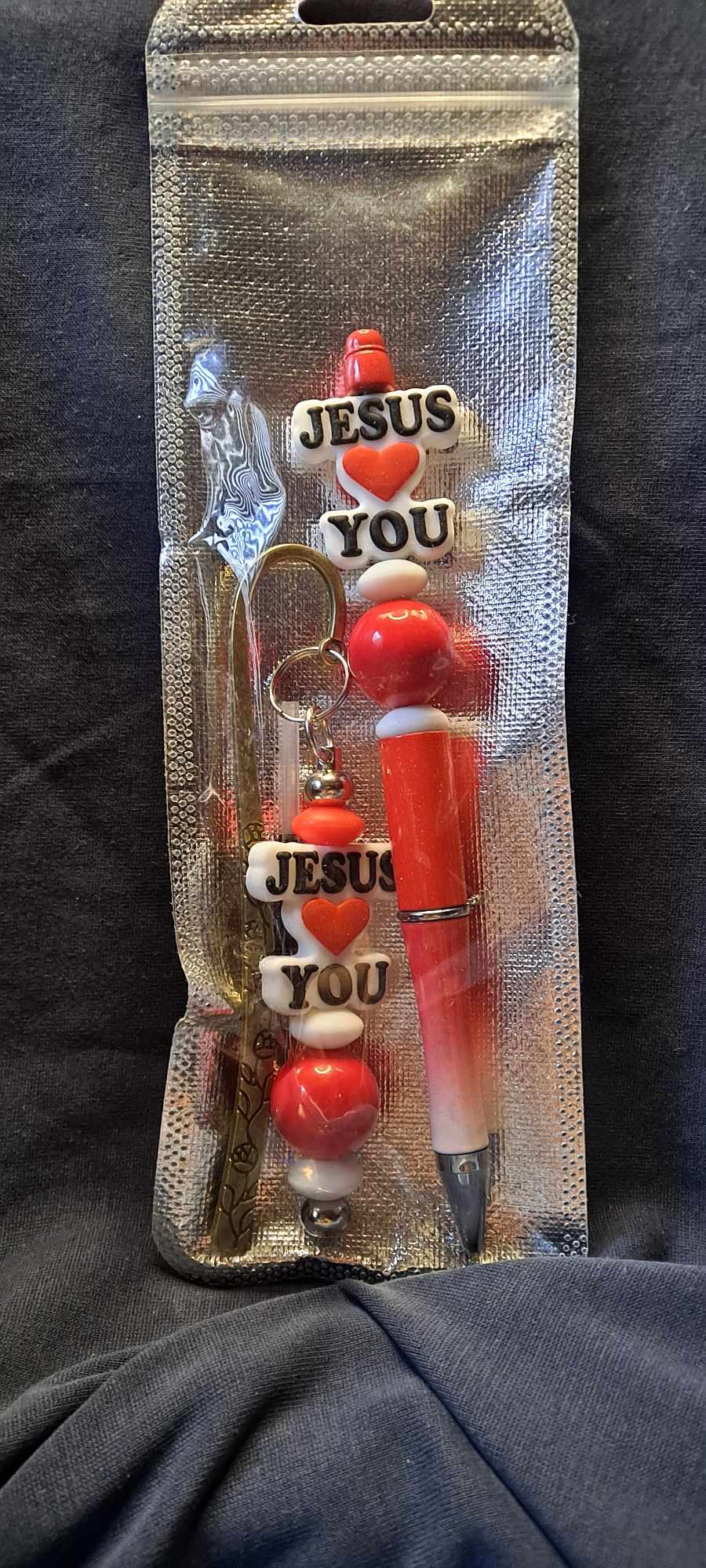 Jesus loves you focal red ombre pen and bookmark set