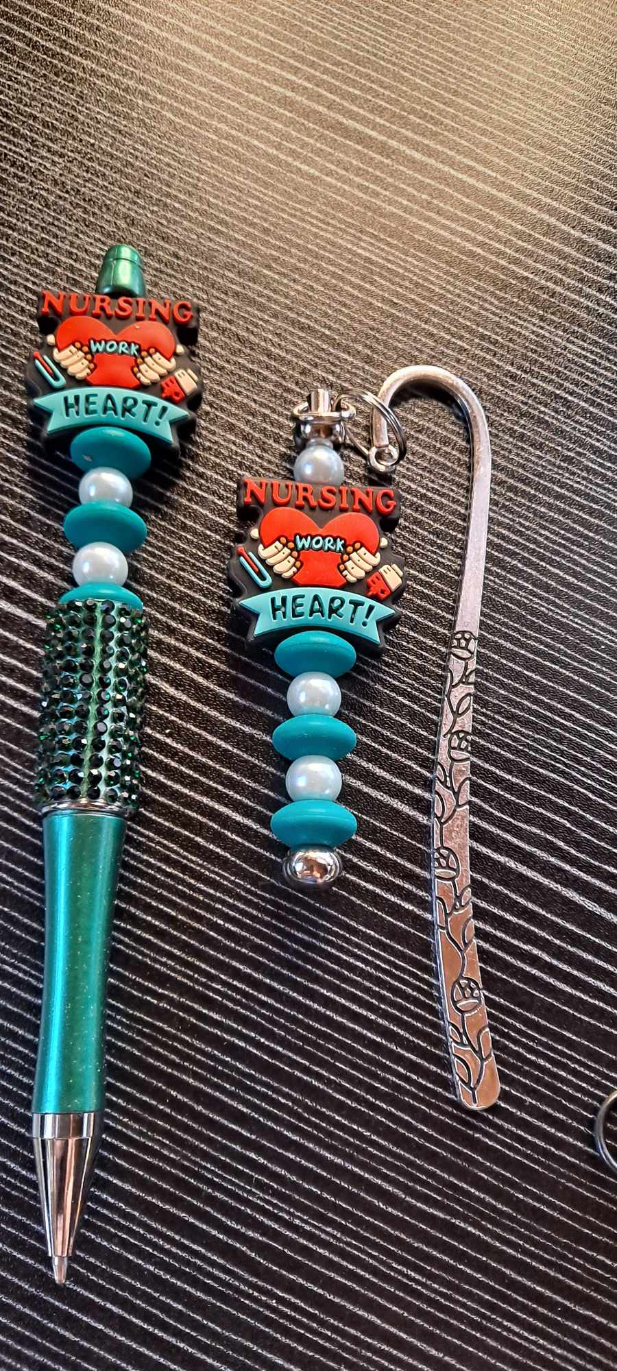 Nursing heart focal green bling pen matching bookmark set